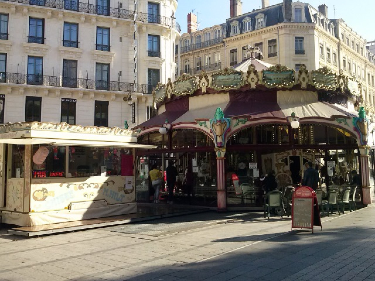 D&eacute;part programm&eacute; du carrousel de la place de la R&eacute;publique : le g&eacute;rant re&ccedil;u &agrave; la mairie