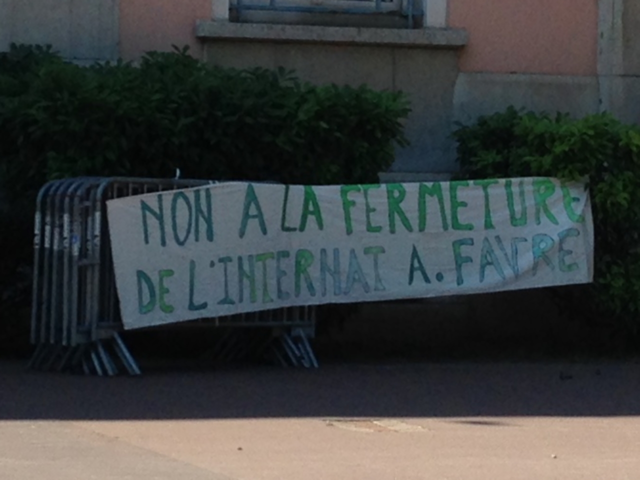 Fermeture de l&rsquo;internat Favre : le personnel ne baisse pas les bras