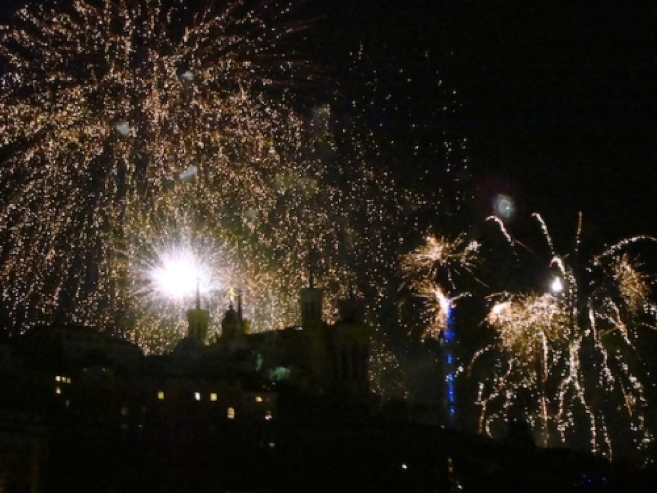 Feu d'artifice du 14 juillet &agrave; Lyon : "Les couleurs de la lumi&egrave;re" comme th&egrave;me en 2015
