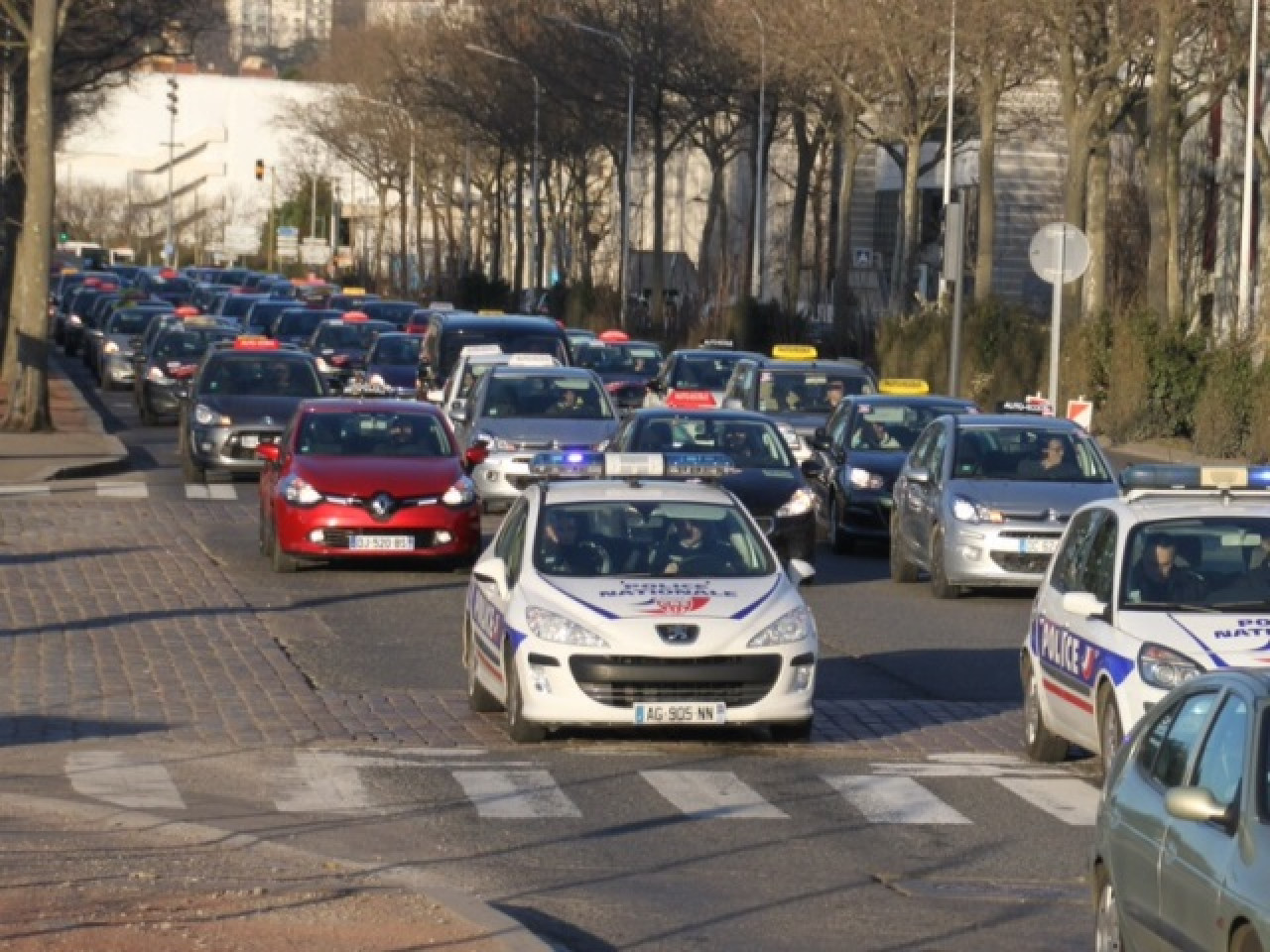 Lyon bloquée par les auto-écoles en colère lundi ?