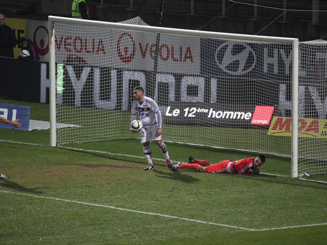 Pour sa dernière à Gerland, l’OL a gâché la fête face à Angers (0-2) Pour sa dernière à Gerland, l’OL a gâché la fête face à Angers (0-2)