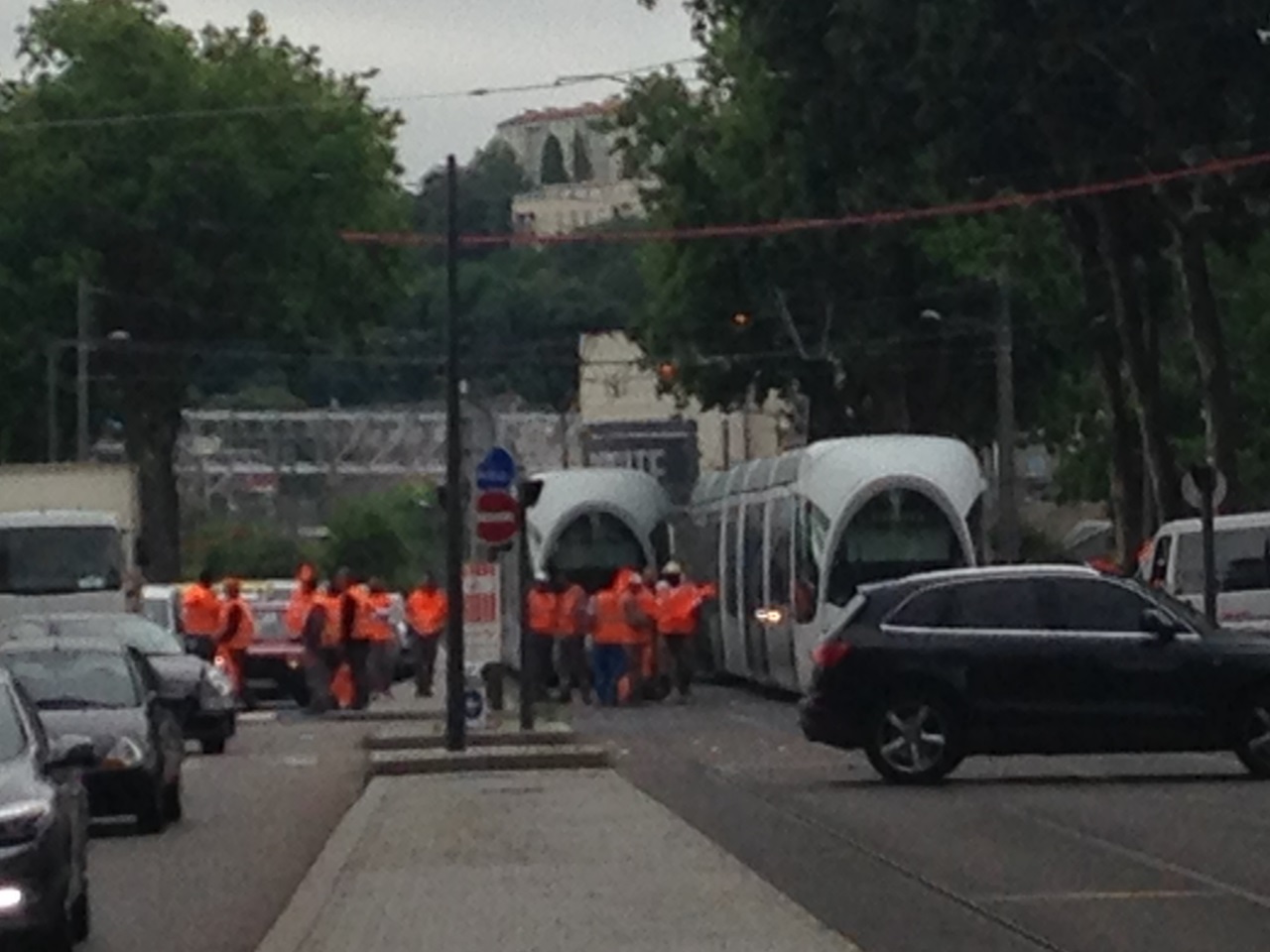 Lyon : les salariés d'Eiffage bloquent les tramways Lyon : les salariés d'Eiffage bloquent les tramways