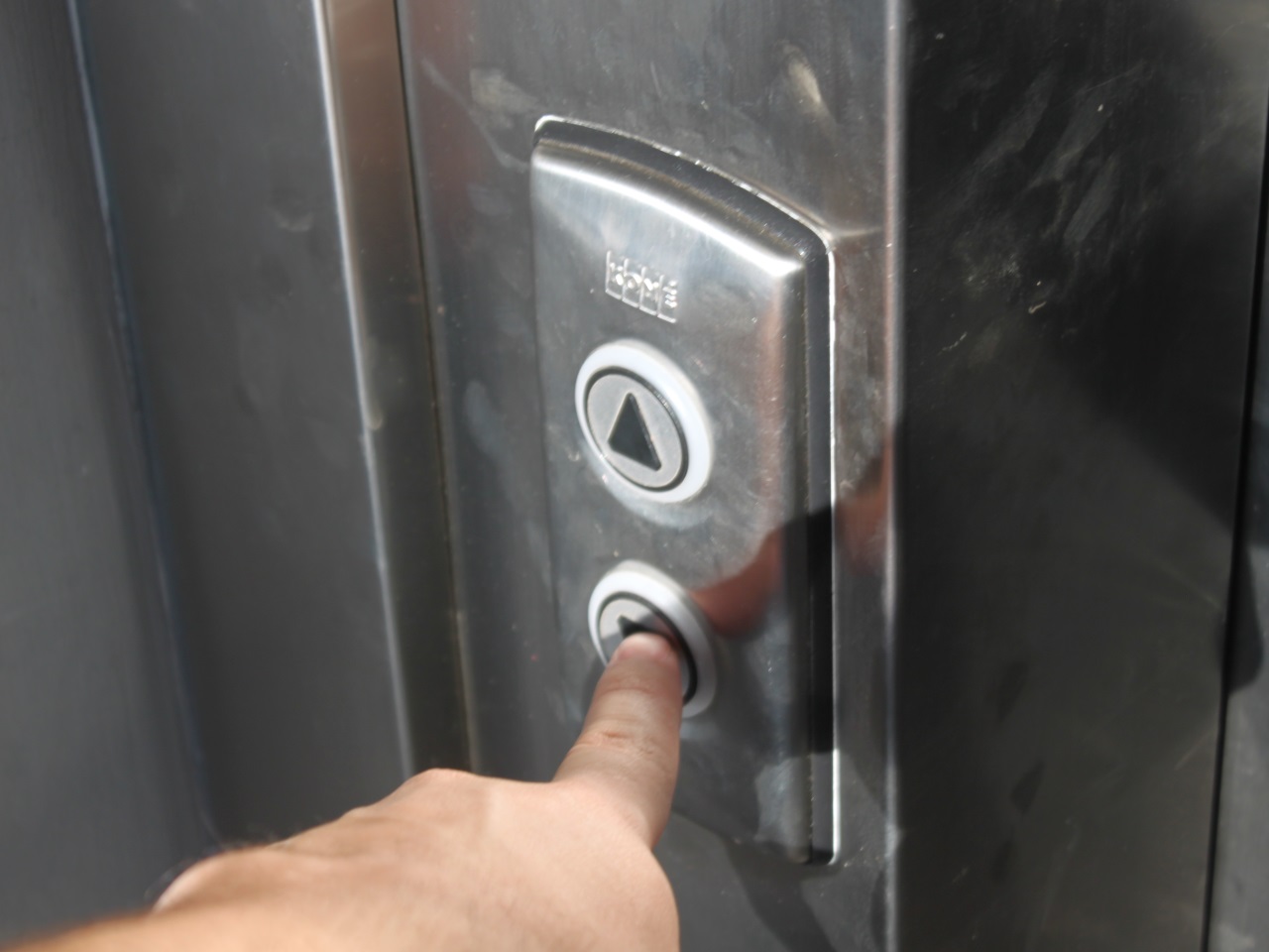 Lyon : bloqu&eacute;e chez elle durant 51 jours &agrave; cause d'un ascenseur en panne