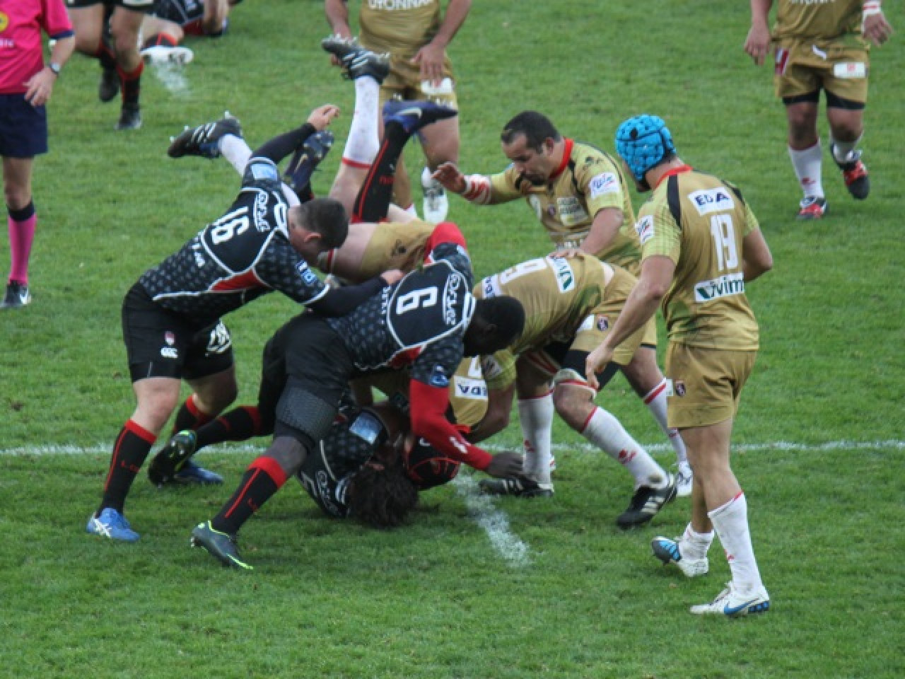 Le LOU s'est fait peur mais reste le patron face à Béziers (23-28)