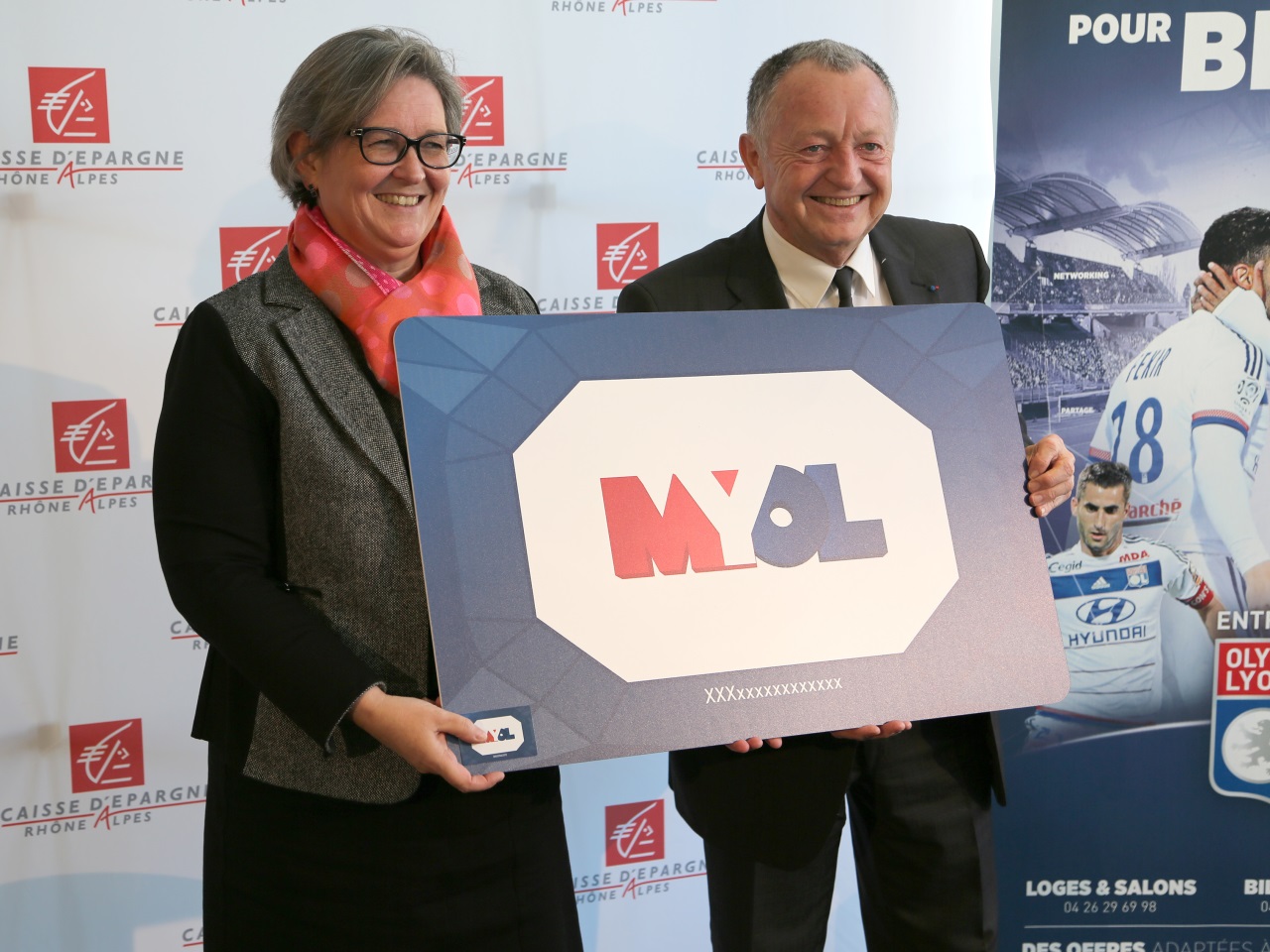 Signature d’un partenariat entre l’OL et la Caisse d’épargne Rhône-Alpes Signature d’un partenariat entre l’OL et la Caisse d’épargne Rhône-Alpes