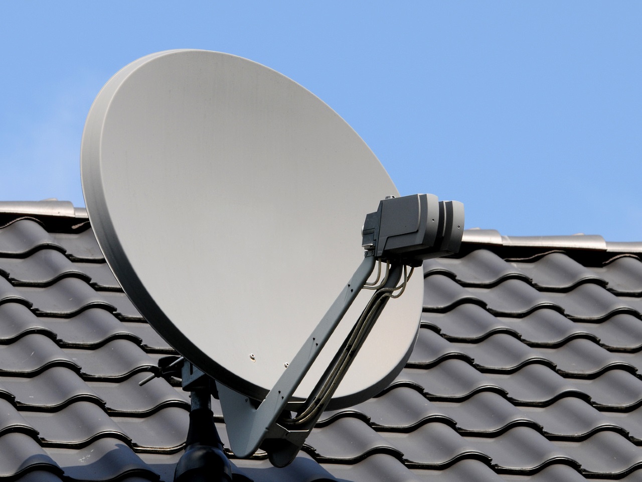 Arnaque à la parabole : des amendes pour les dirigeants lyonnais