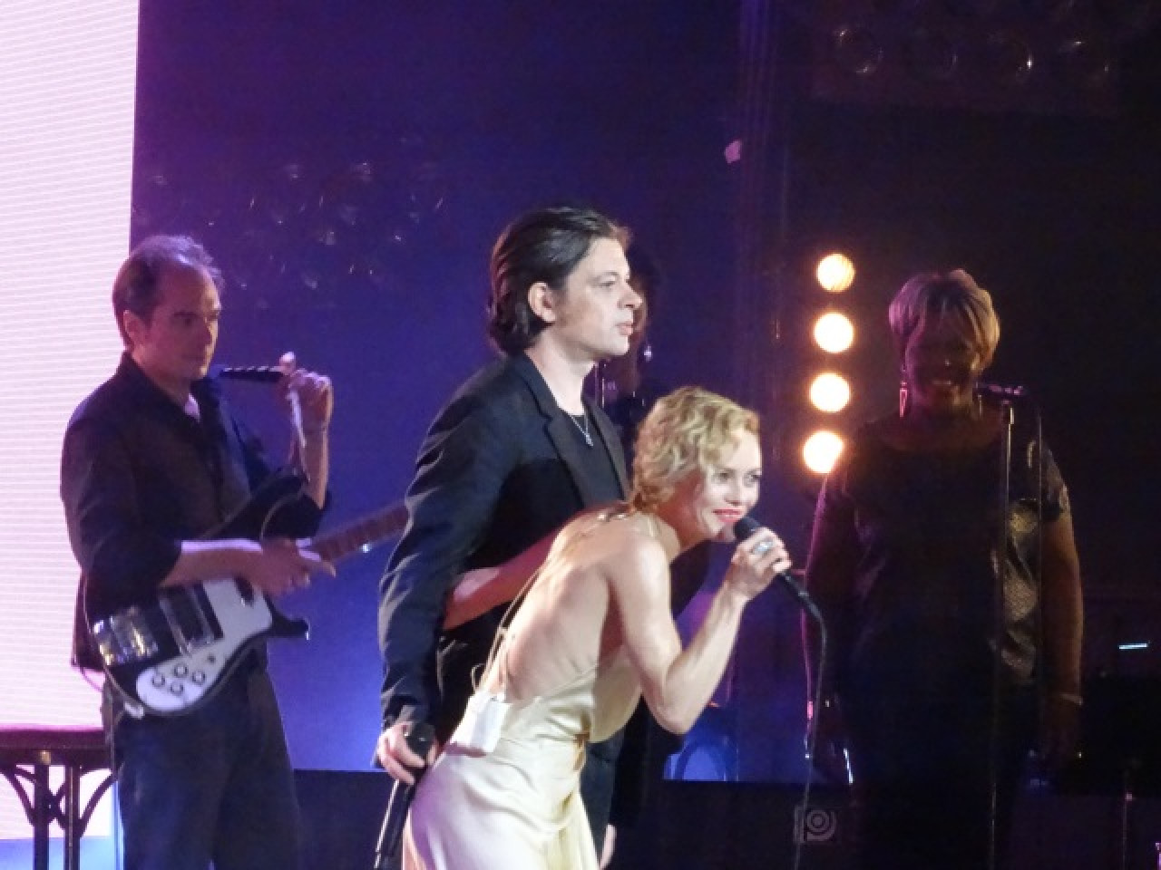 Benjamin Biolay : exit Vanessa Paradis, il se console avec Anna Mouglalis Benjamin Biolay : exit Vanessa Paradis, il se console avec Anna Mouglalis