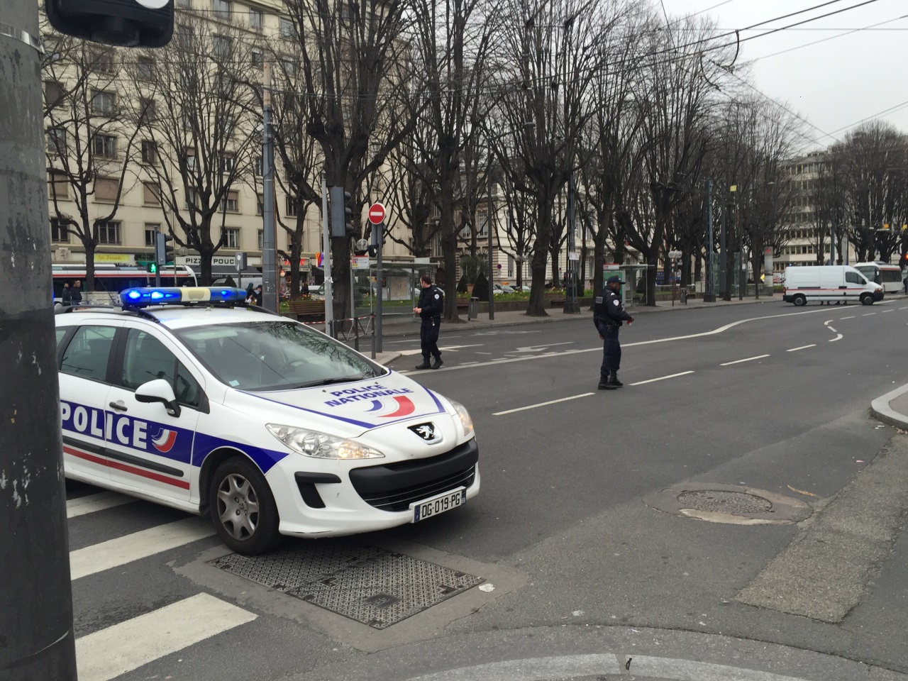 Lyon : la place Jean Macé bouclée à cause d’un colis suspect Lyon : la place Jean Macé bouclée à cause d’un colis suspect