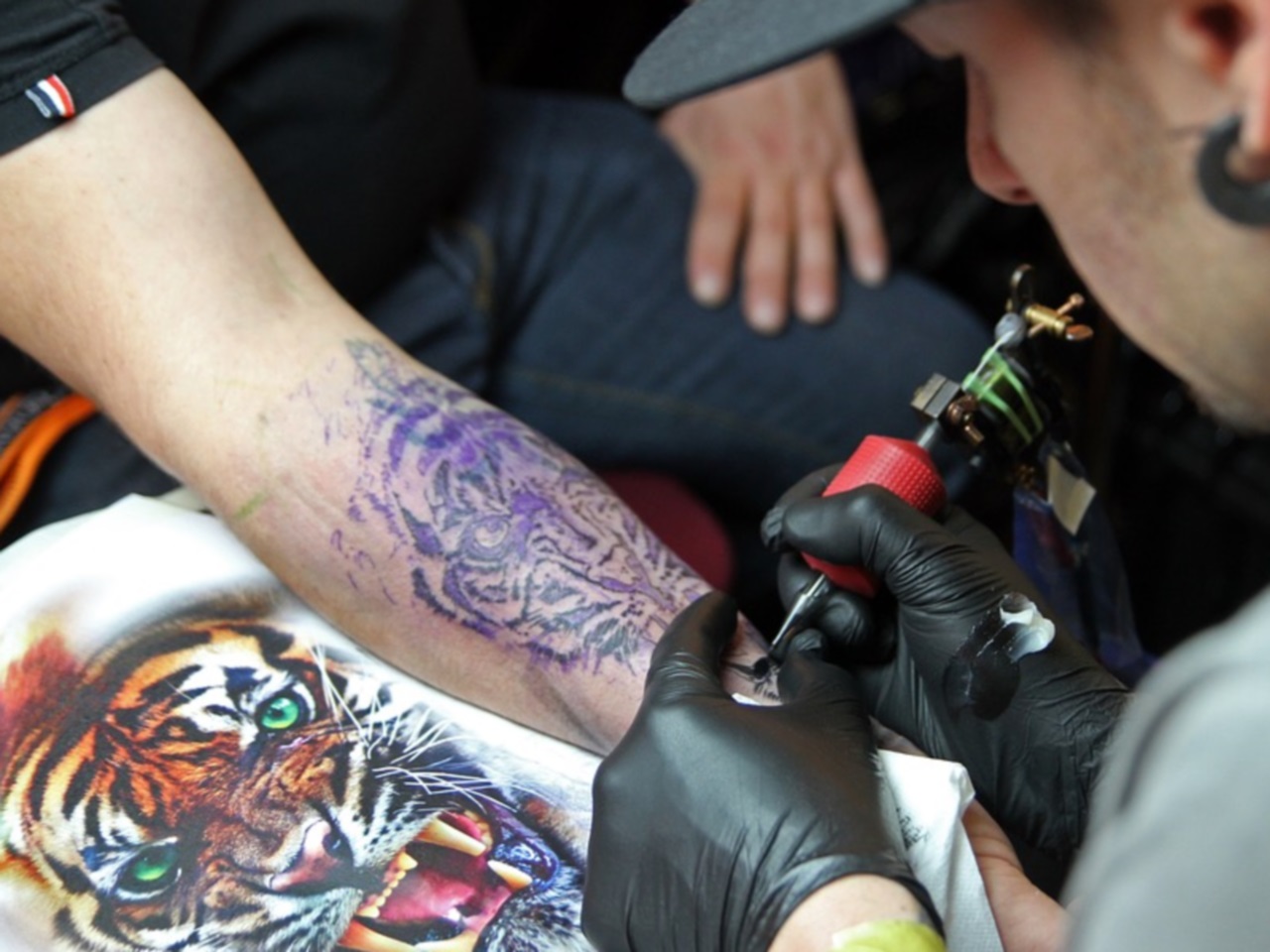 230 artistes r&eacute;unis au salon du tatouage de Villeurbanne