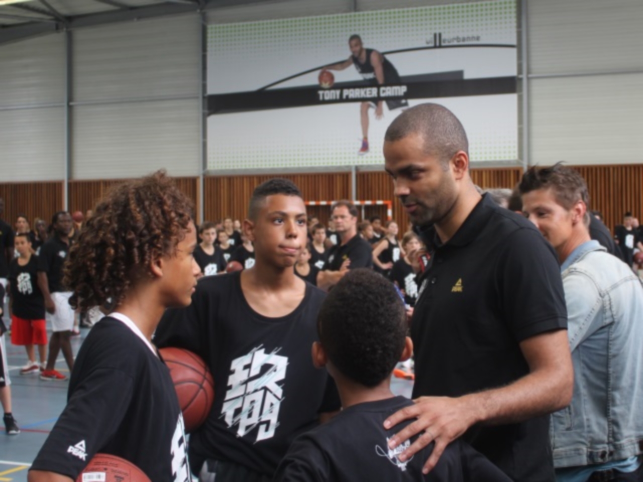 Basket : Tony Parker et les Bleus face à la Russie à l’Astroballe Basket : Tony Parker et les Bleus face à la Russie à l’Astroballe