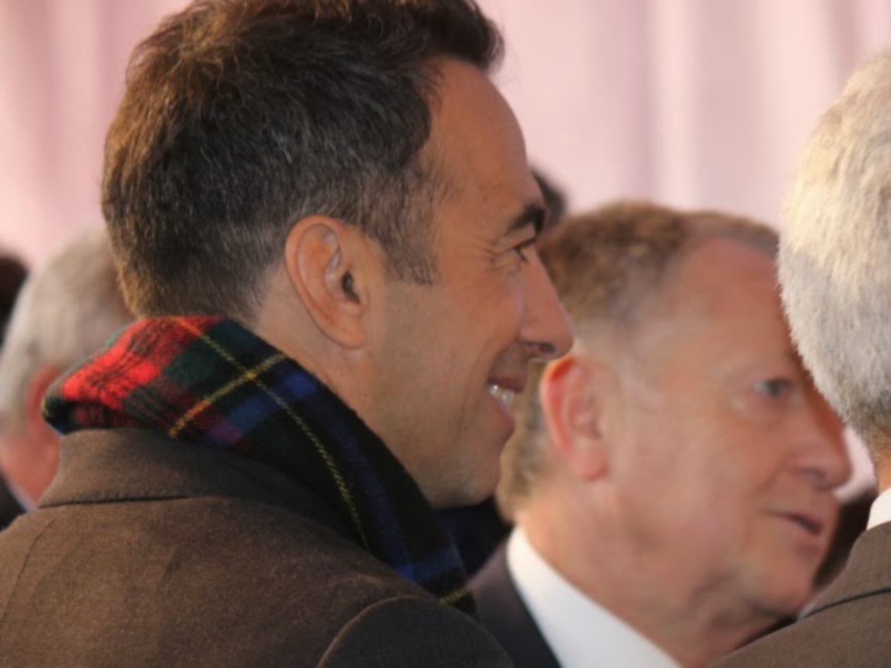 Club des Arm&eacute;niens de D&eacute;cines : Youri Djorkaeff &eacute;ject&eacute; de la pr&eacute;sidence ?