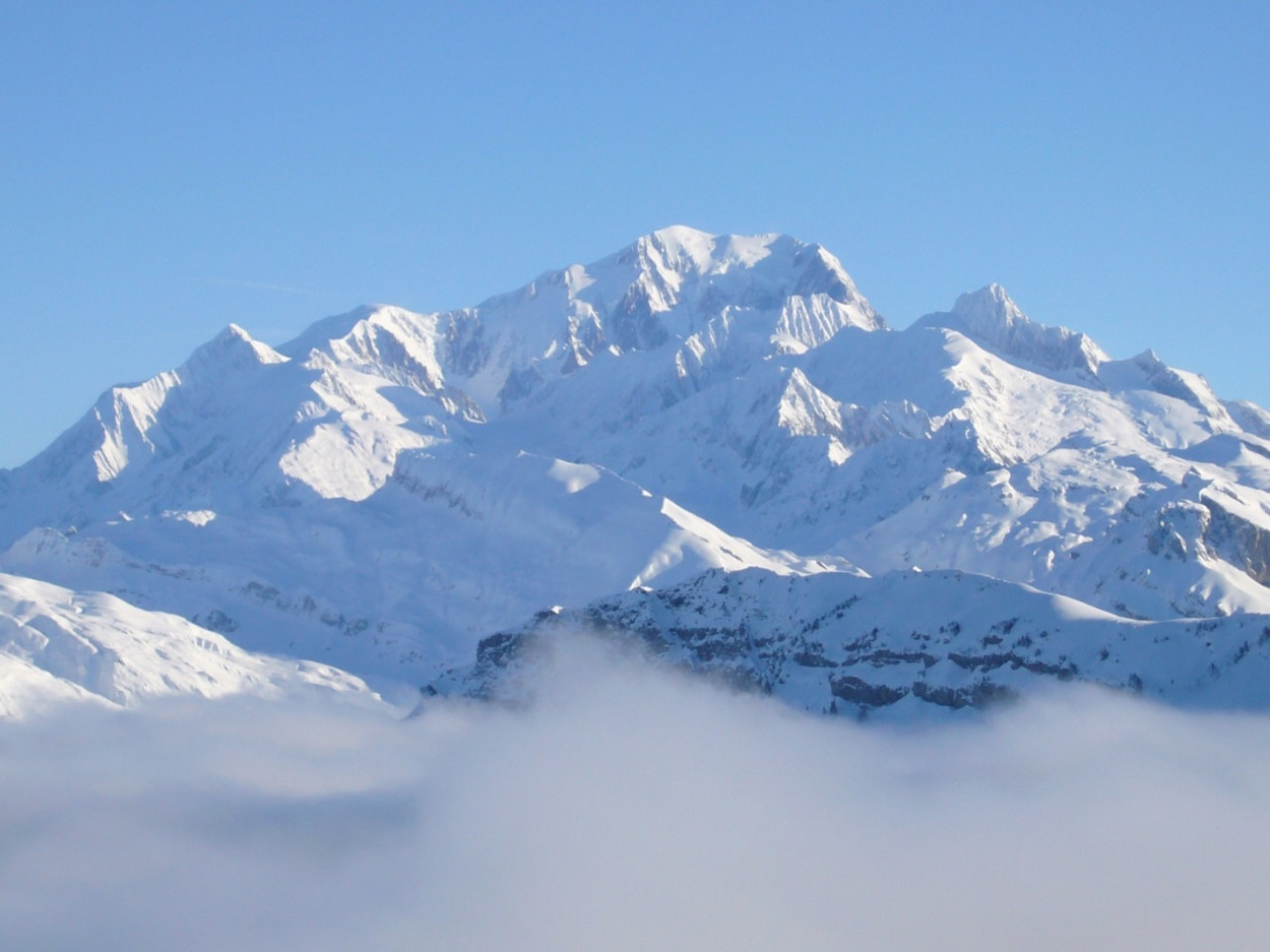 Les Alpes de plus en plus touchées par le réchauffement climatique Les Alpes de plus en plus touchées par le réchauffement climatique