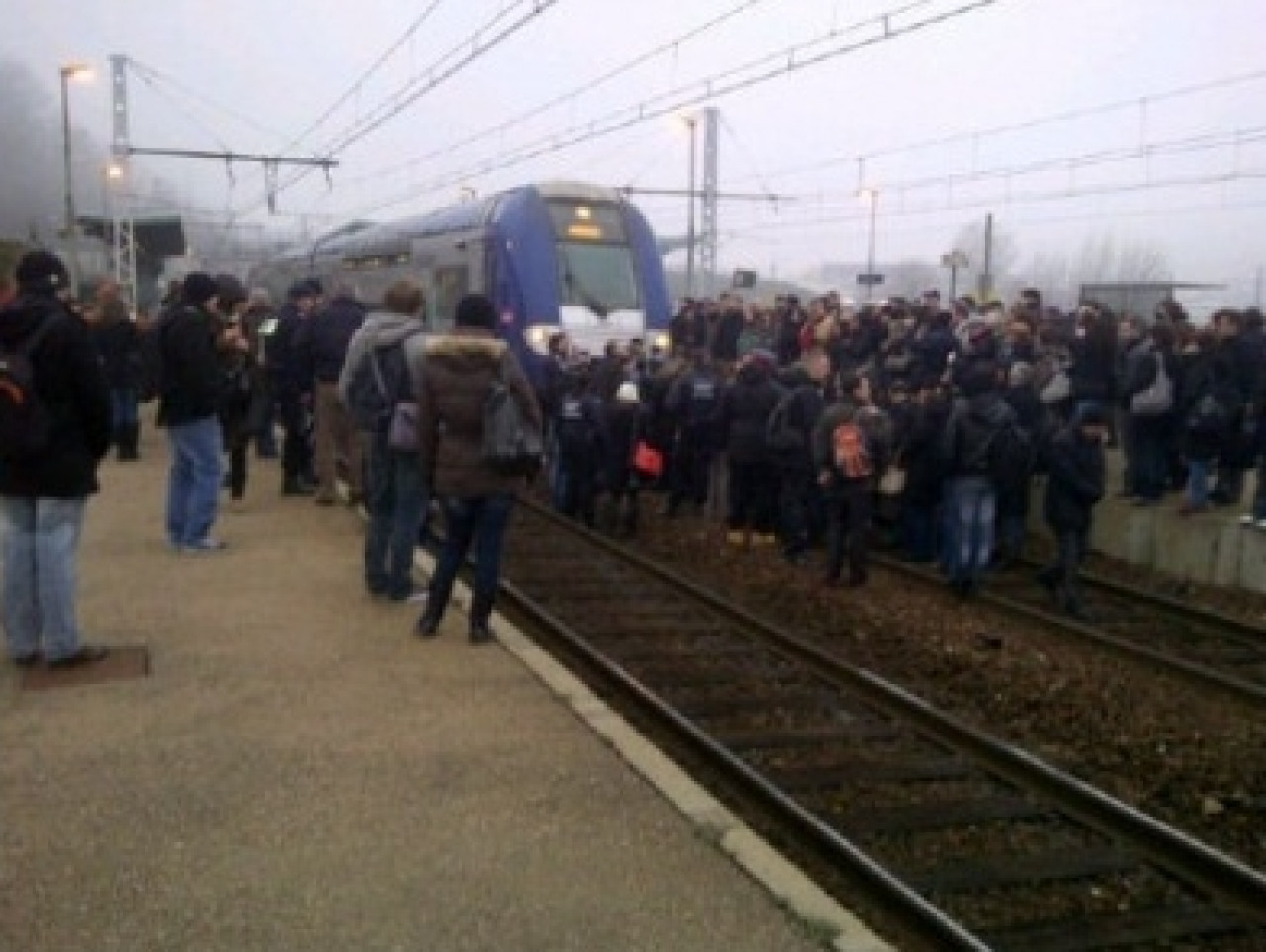 SNCF : Trafic interrompu entre Lyon et St Etienne SNCF : Trafic interrompu entre Lyon et St Etienne