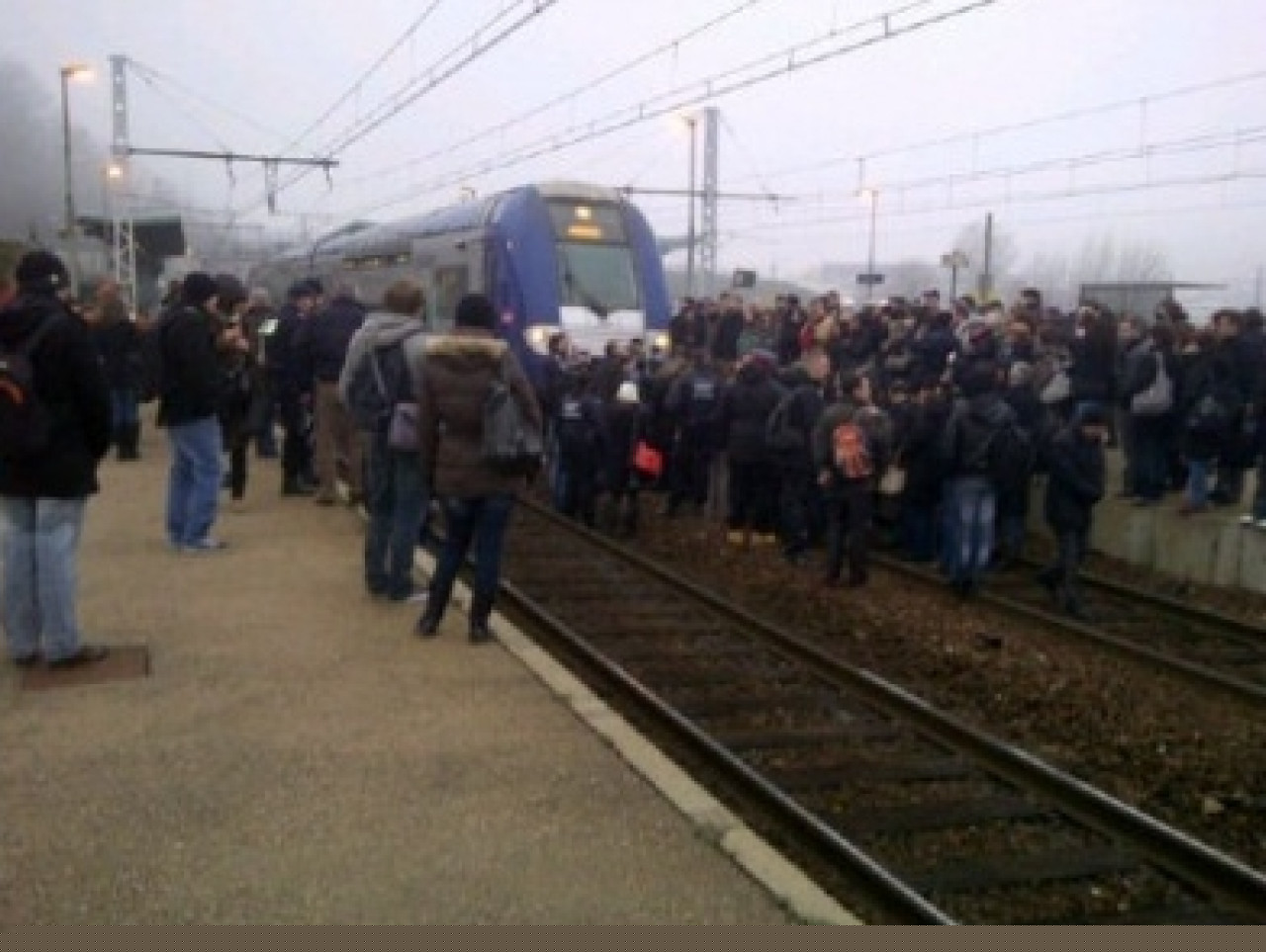SNCF : Le trafic reprend sur la ligne Lyon-St Etienne SNCF : Le trafic reprend sur la ligne Lyon-St Etienne