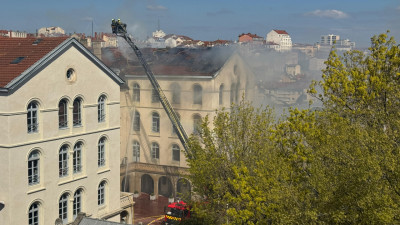 Après l'incendie aux Chartreux, une reprise des cours sous conditions malgré des dégâts majeurs | mLyon