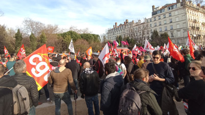 Des rassemblements à Lyon pour l'annonce de la décision du Conseil constitutionnel sur la réforme des retraites | mLyon