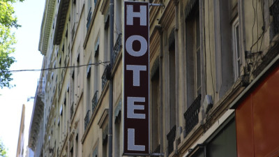 La Ville de Lyon va prendre en charge les nuits d'hôtel des familles hébergées dans les écoles | mLyon