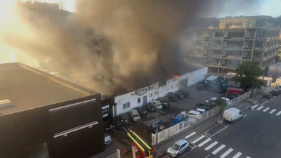 Lyon : incendie majeur dans une concession automobile, l'incendiaire présumé arrêté | mLyon