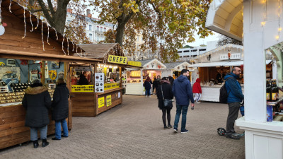 Lyon : le marché de Noël de la place Carnot ouvre ses portes | mLyon