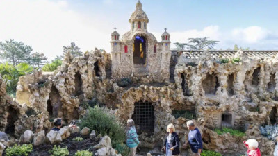 Près de Lyon, ce site insolite rappelle le Palais idéal du facteur Cheval | mLyon