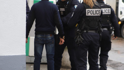 Près de Lyon : un septuagénaire roué de coups de pieds pour son portefeuille, un adolescent de 14 ans interpellé | mLyon