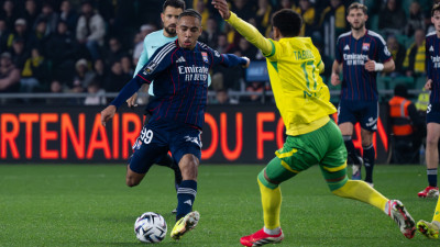 Réduit à dix, l'OL serre les dents à Nantes et grimpe sur le podium | mLyon