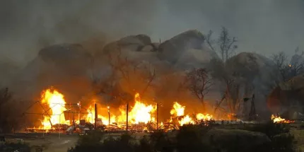 Etats-Unis : les violents incendies en Californie ont coûté la vie à deux nouvelles victimes, portant le bilan à cinq décès en quelques jours