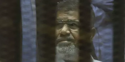 Egypte : l'ancien président Mohamed Morsi a été condamné à mort pour des évasions de prison et des violences en 2011