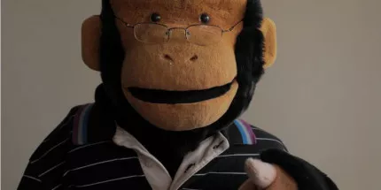 Vaulx-en-Velin : une marionnette interviewe les candidats aux municipales