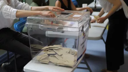 Législatives 2024 : le Nouveau Front Populaire en tête devant la majorité présidentielle et le Rassemblement National