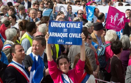Frigide Barjot hu&eacute;e et poursuivie par le GUD &agrave; Lyon