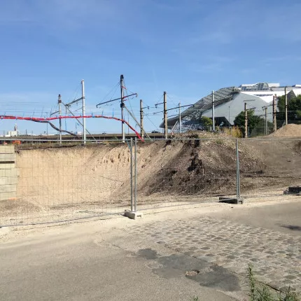 La mise en place du pont ferroviaire &agrave; Confluence a d&eacute;but&eacute;