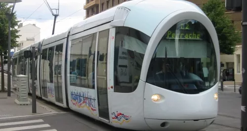 Le tram T2 déraille à Saint-Priest