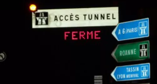 Un jeune homme grièvement blessé dans un accident de scooter à la sortie du tunnel de Fourvière