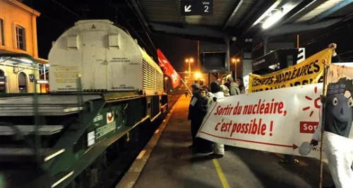 Un train de déchets nucléaires arrive à Bourg-en-Bresse mercredi