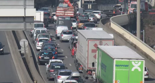 Vacances : de grosses difficultés dans la Vallée du Rhône et 570 km de bouchons cumulés à la mi-journée