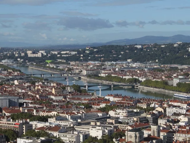 Vivre en Auvergne-Rhône-Alpes ? Les Français préfèrent la Bretagne et le Sud !